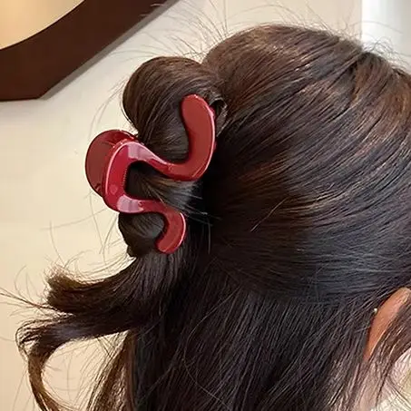 

Jelly Leopard Design 2/4Pcs Hair Claw Clips, Minimalist Wave Crab Clamps for Ponytail Holder and Barrettes.