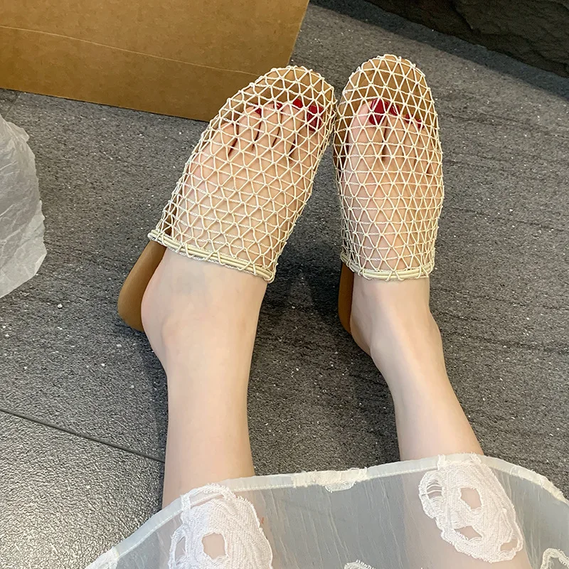 صنادل صيفية شبكية مجوفة للنساء أحذية مسطحة ضحلة 2025 أحذية شاطئ جديدة مريحة شباشب نسائية كلاسيكية