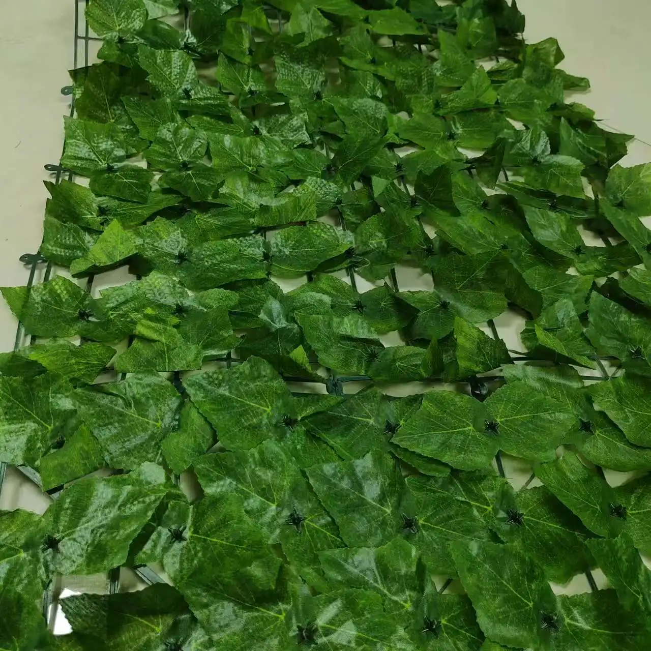 

Искусственные панели из плюща для декора дома, сада, балкона, 50 см × 1/3 м, зеленые листья, имитация забора, экран для создания приватности