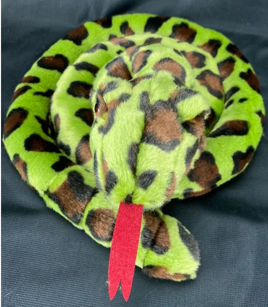 

New arrival 1pc 130cm Snakes Plush Toy Simulation Stuffed Snake Plushie Children Boys Gift Home Decoration