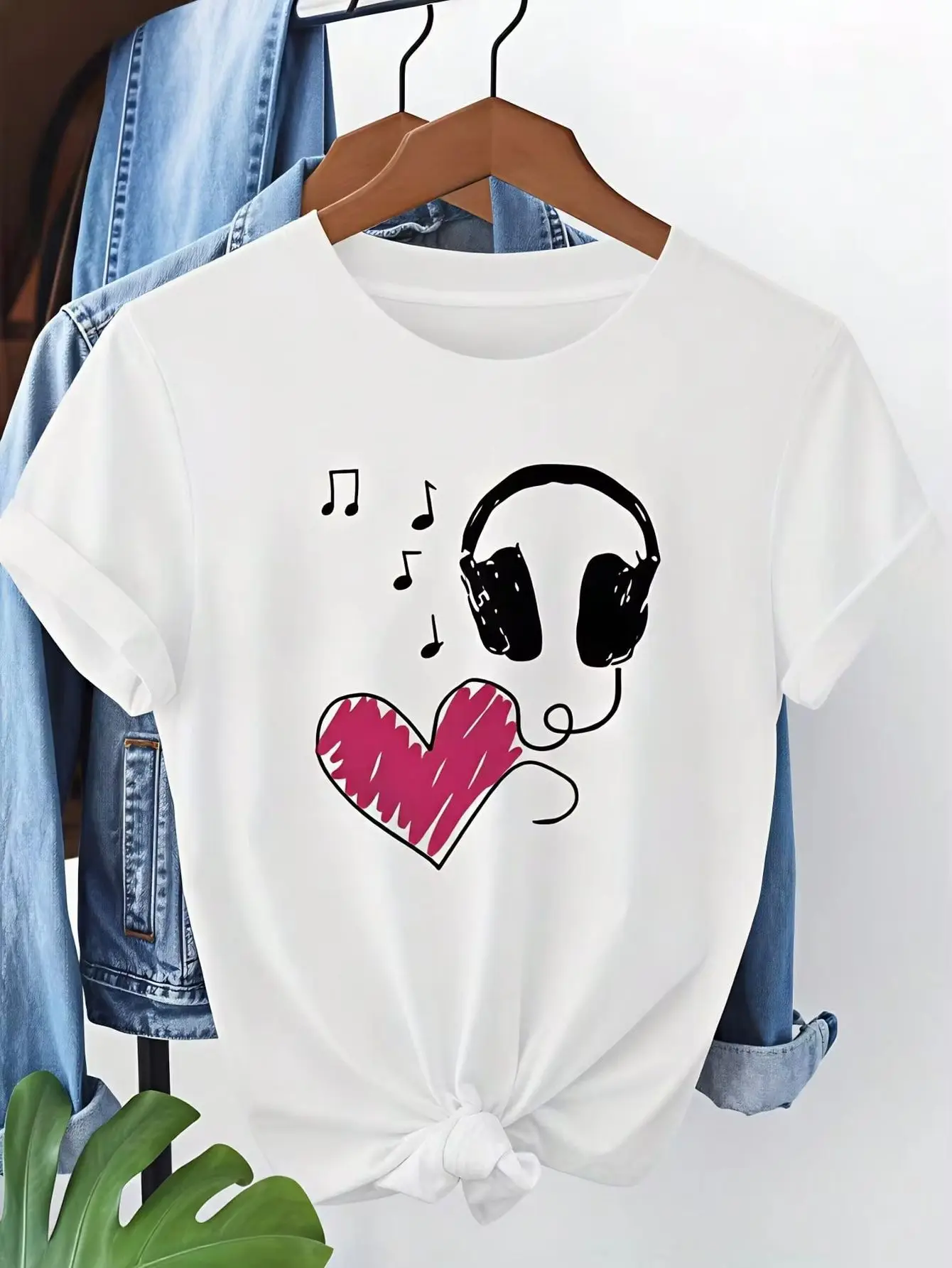 Casual Graphic Women's T-Shirt Headphones and Heart Music Note Print T Shirt Crew Neck Short Sleeve Tops Clothes Female Outfit