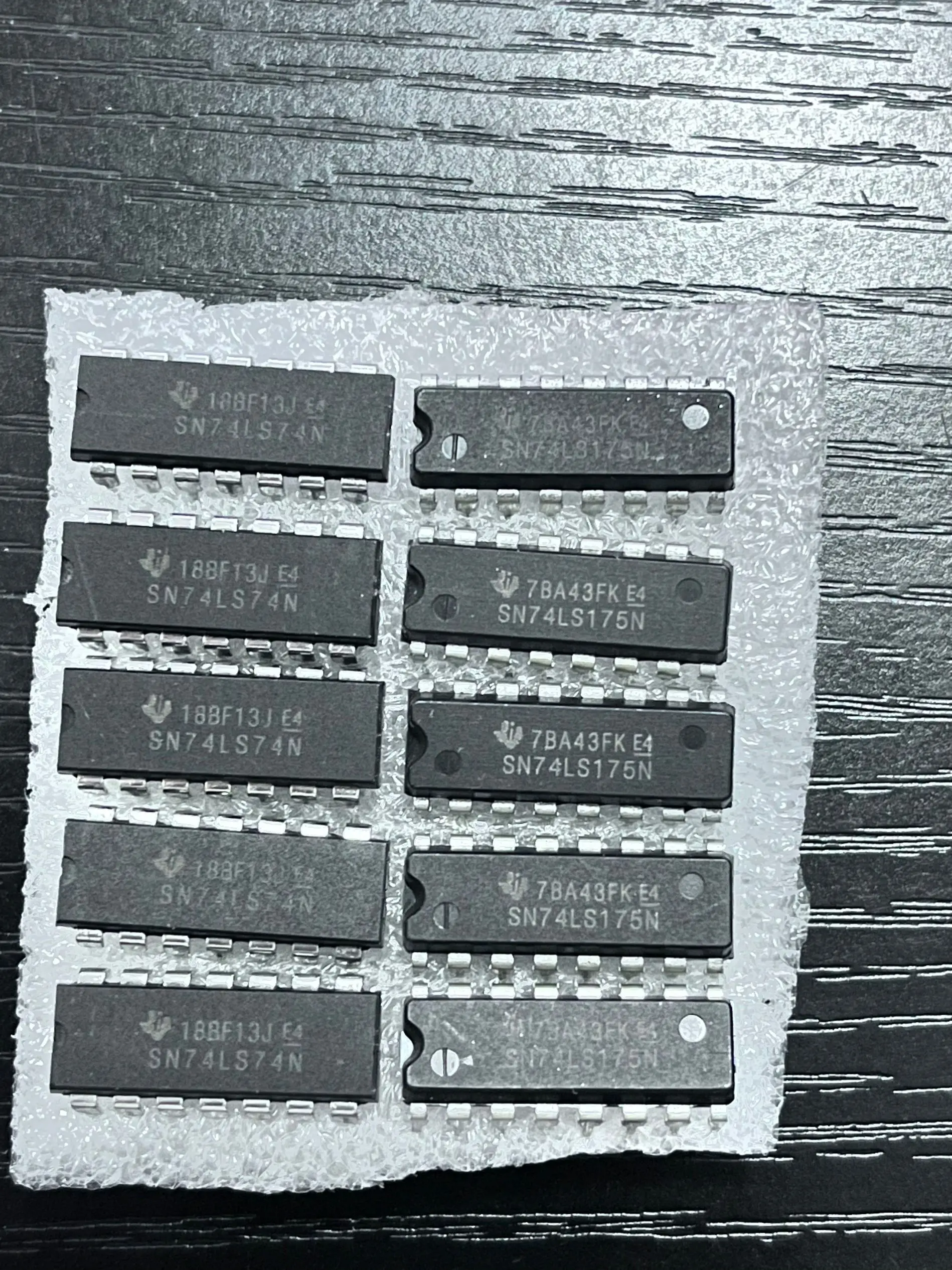 

5 шт./лот, новый SN74LS175N SN74LS74N на складе