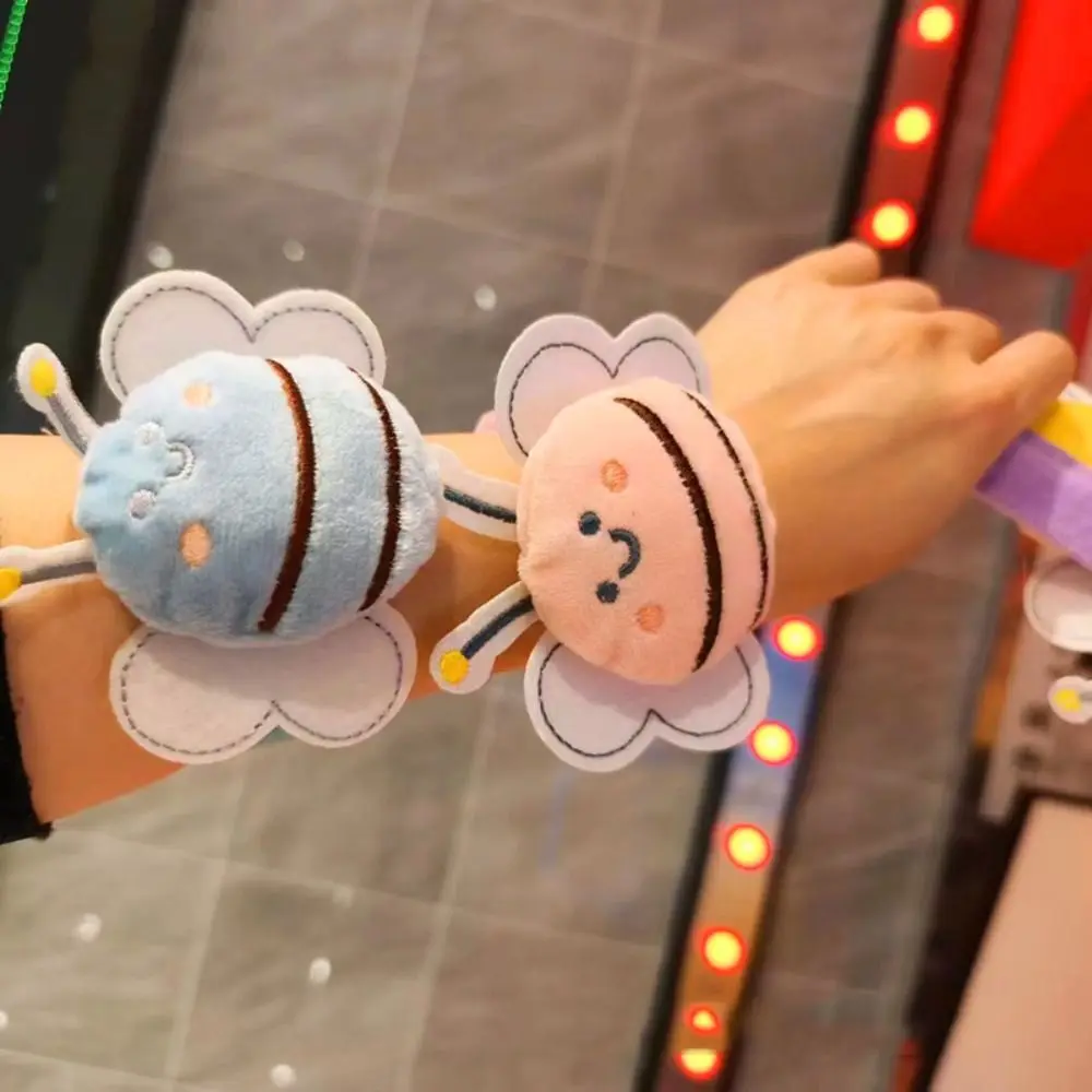 PP Cotton Bee Slap Bracelets Hand Ring with Clap Circle Stuffed Huggers Slap Toy Wrist Style Cute Doll Bee Plush Wrist Band