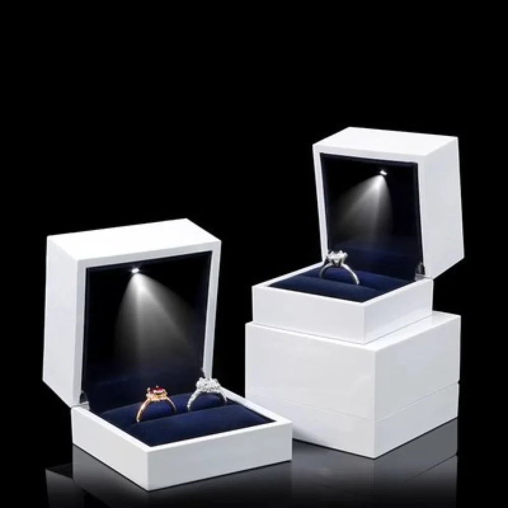 

Pendant Box Rubber Brooch Box LED Ring Box Pink For Engagement Wedding Ring Earring Storage Box Display Jewelry Organizer