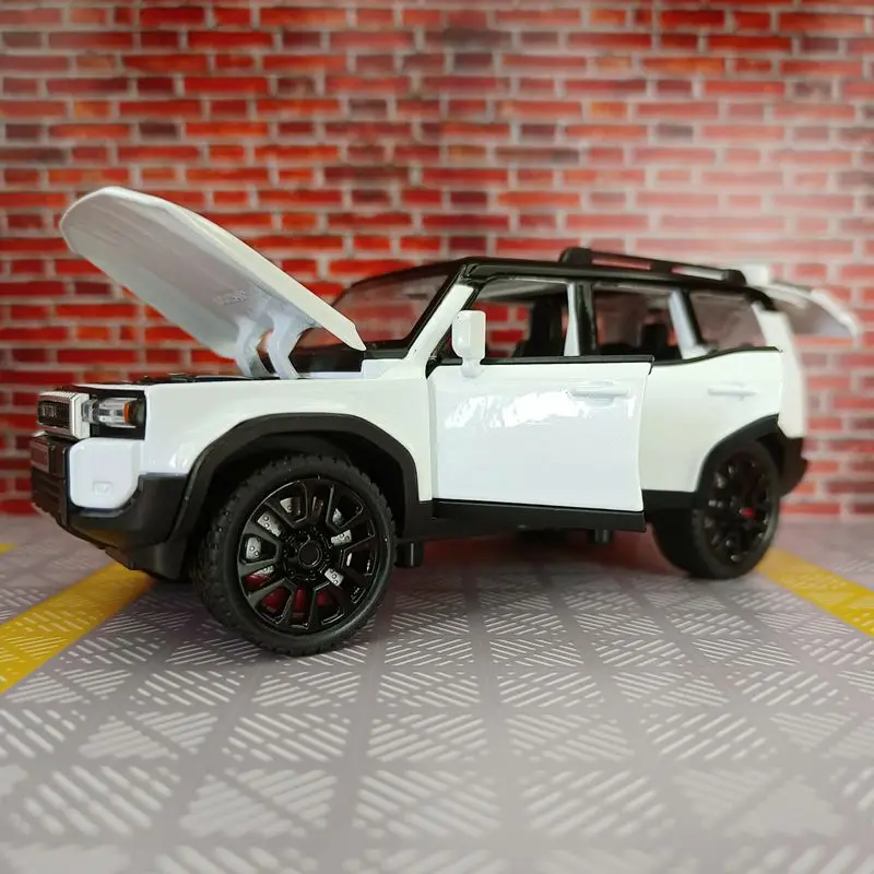1:32 simulação Toyota Prado 2024 liga modelo de veículo off-road, portas e capô do motor, porta-malas pode ser aberto