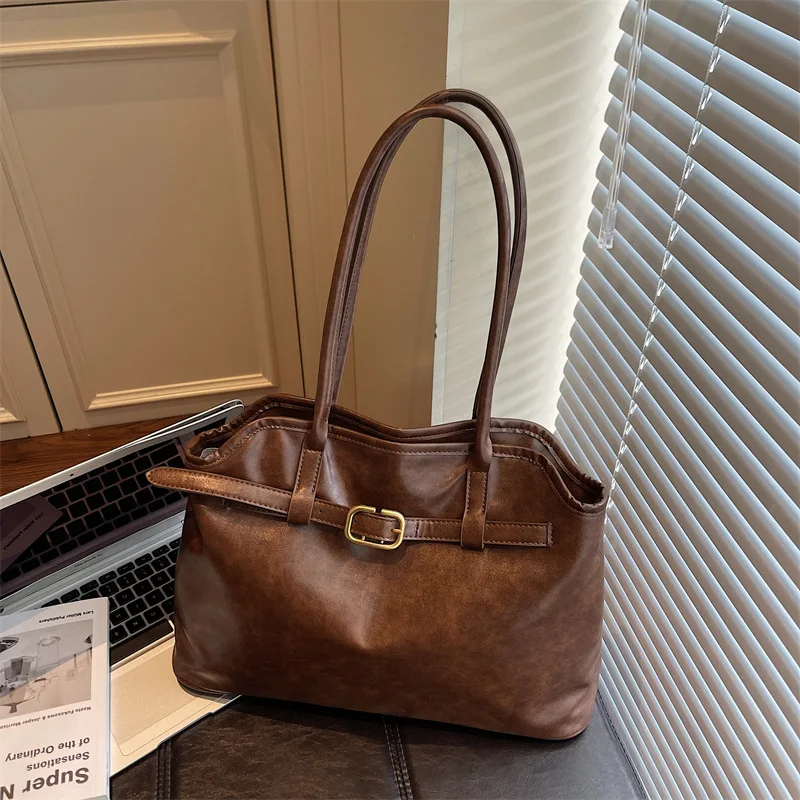 

New Large-capacity Tote Bag for Women, High-end Portable Shoulder Bag, Fashionable and Casual, Commuting Versatile Style