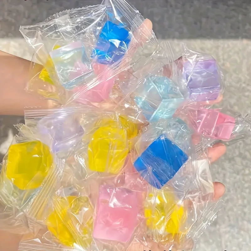 50 szt. Mini Gniotki w Kształcie Kostek Lodu Redukujące Stres Przezroczyste Małe Bloki Lodu Do Ściskania Zabawki Relaksacyjne Prezenty Urodzinowe Dla Dzieci