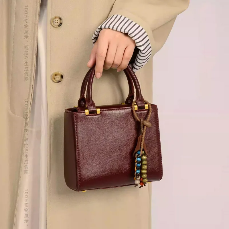 

2026Новые осенние и зимние женские сумки, повседневная универсальная ниша для свиданий, высококачественная текстурированная сумка с подвеской, сумка через плечо, S