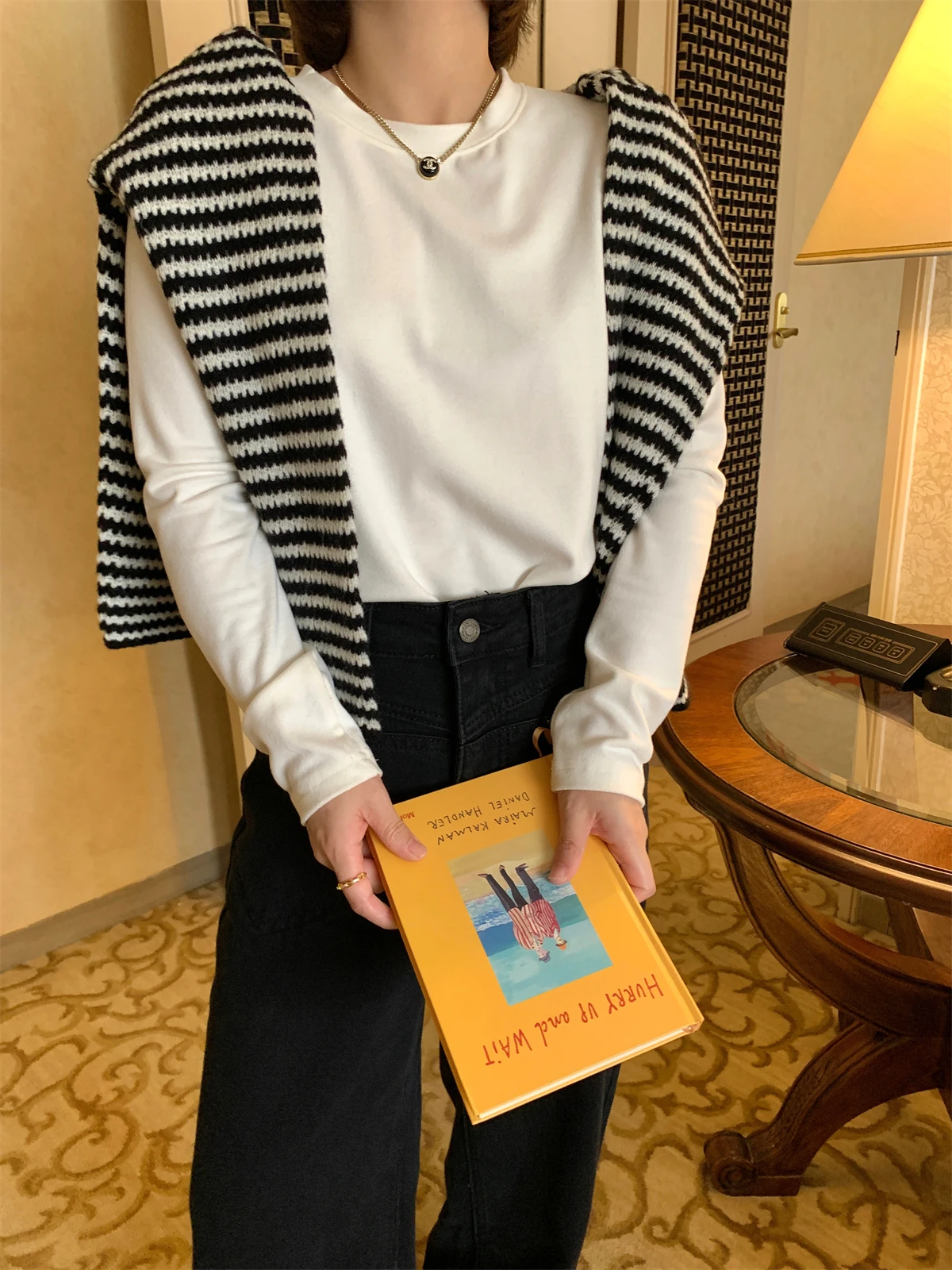 

Мягкий американский хлопковый топ-футболка однотонного цвета для повседневной носки, универсальная нижняя одежда для зимы