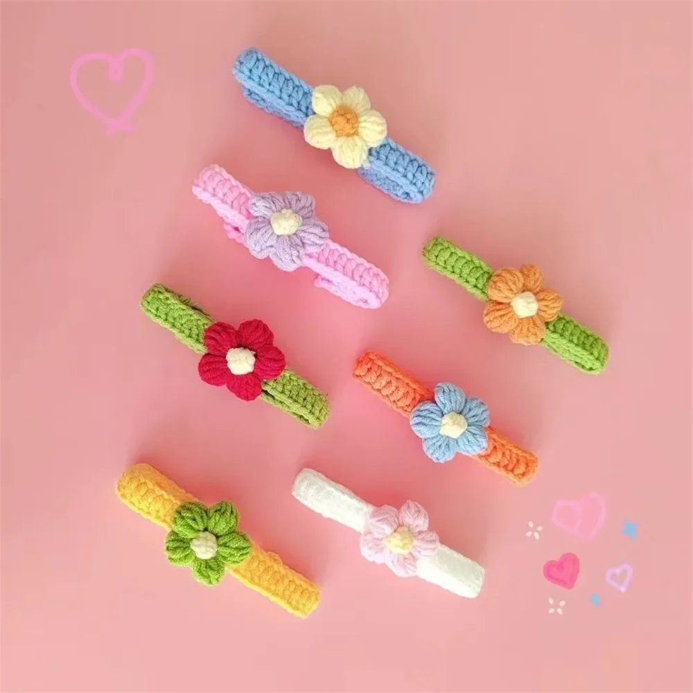 Kawaii szydełkowa obroża dla kota regulowany wełniany naszyjnik kwiaty akcesoria na szyję dla zwierząt szczeniak kotek szalik na drutach muszka prezent dla zwierzaka — zdjęcie 6