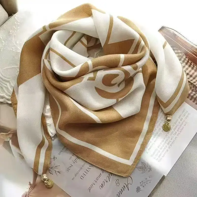 

2025 New Magnetic Clip Scarf for Women-Cotton Linen Neck Wrap, Lightweight Winter Warmth, Breathable Office & Travel Accessory