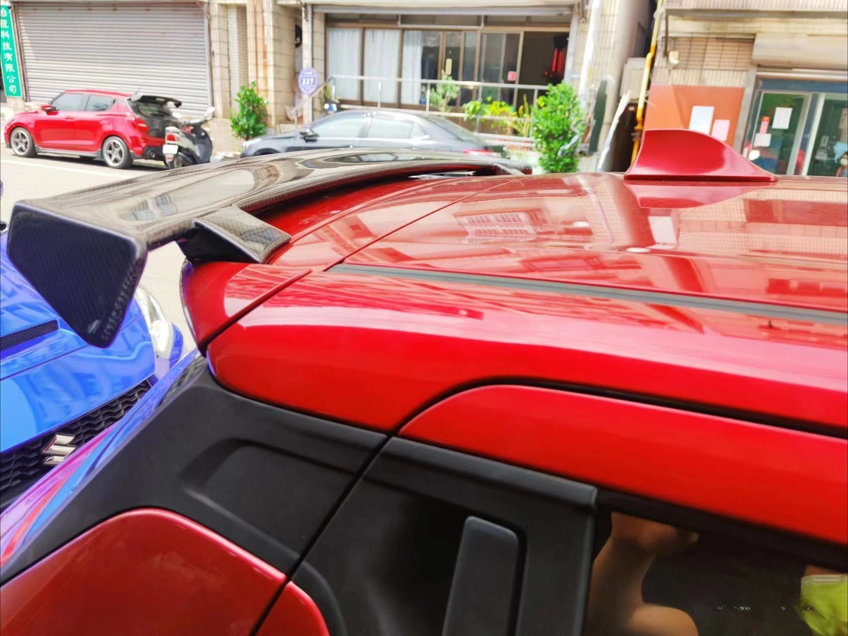 

Suitable For Suzuki Swift Swift ZC33S Upgrade And Modification Of High-quality Carbon Fiber Tail Top Wing Fixed Wind Wing