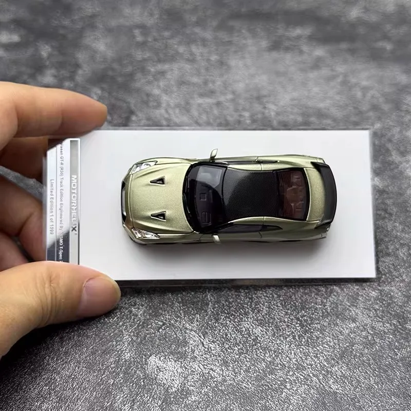 MOTORHELIX 1/64 Nissan GT-R R35 Track Edition Engineered By NISMO T-Spec Car Model Simulation Collection Alloy Cars Boy Toy Gift