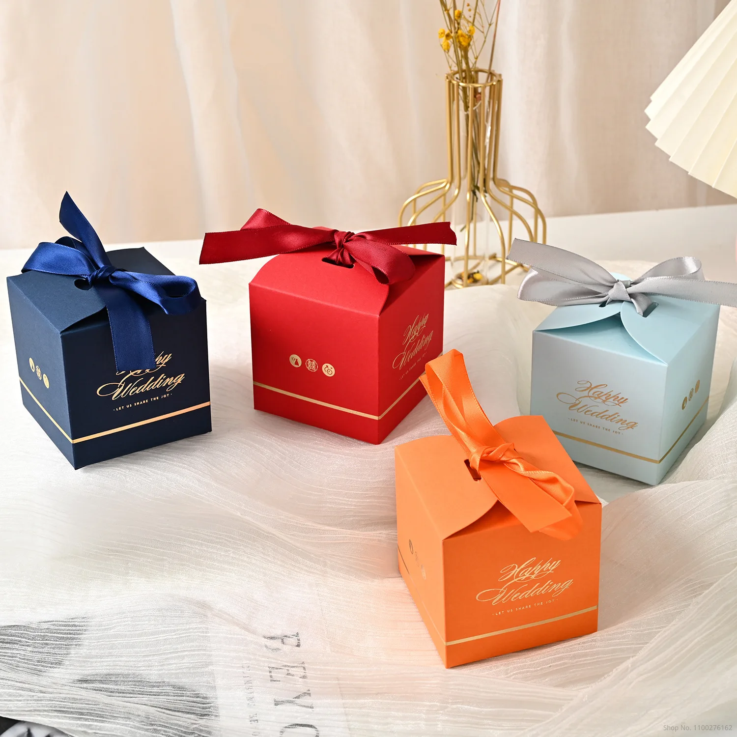 2022 Square Shape Happy Wedding Candy Boxes Packaging Paper Gift Box with Ribbon for  Wedding & Engagement Party Favors