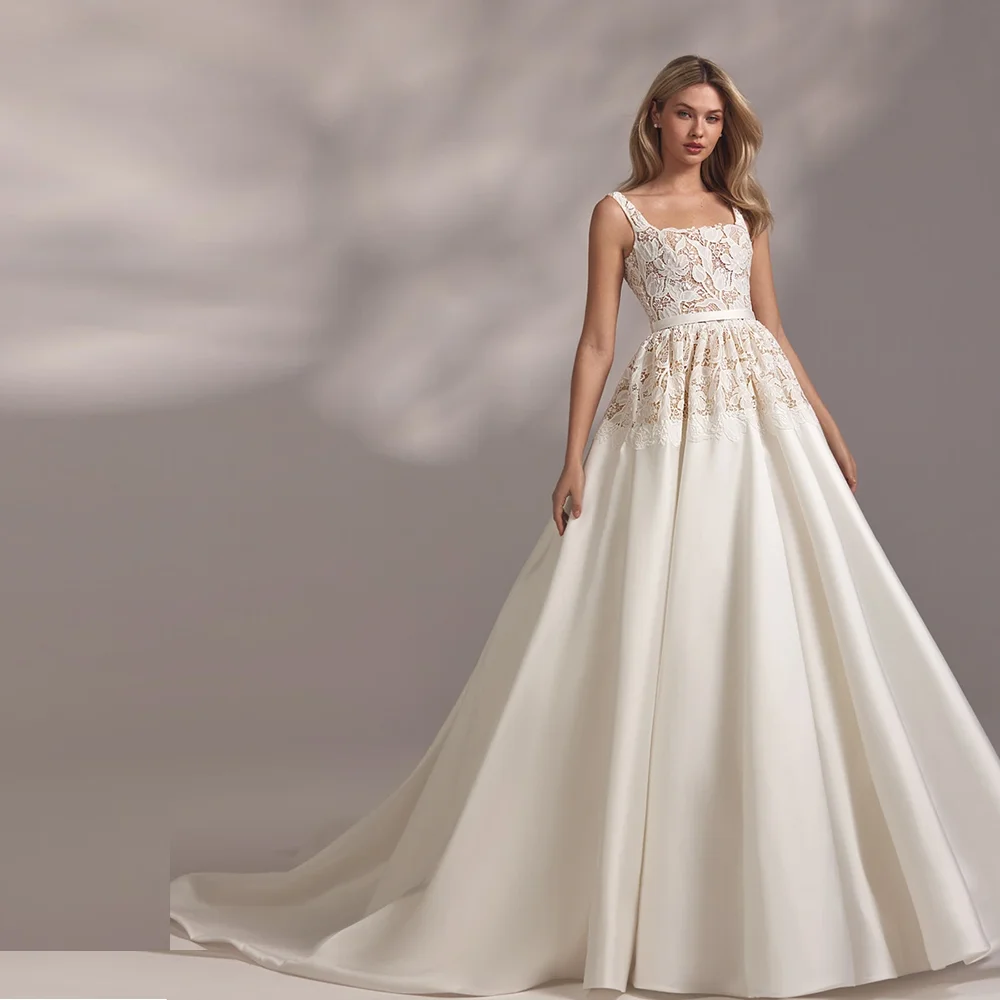 

Customized Bohemian Square Collar Satin Wedding Bridal Gown with Lace Backless A-line Court Spaghetti Straps Wedding Dress