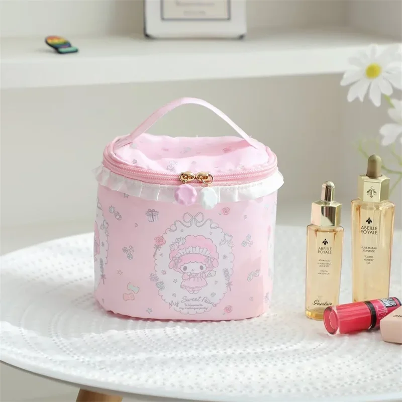 

2026 Hello Kitty Makeup Backpack, Cinnamoroll Schoolbag, My Melody Handbag, Kuromi Storage Bag, Pochacco Leather Wallet