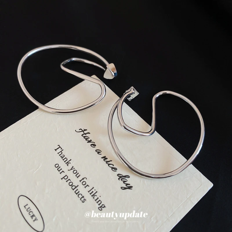 European American New Cool Style Round Ear Clip Personalized Trendy Versatile Without Holes Bone Niche Women Gentle Temperament