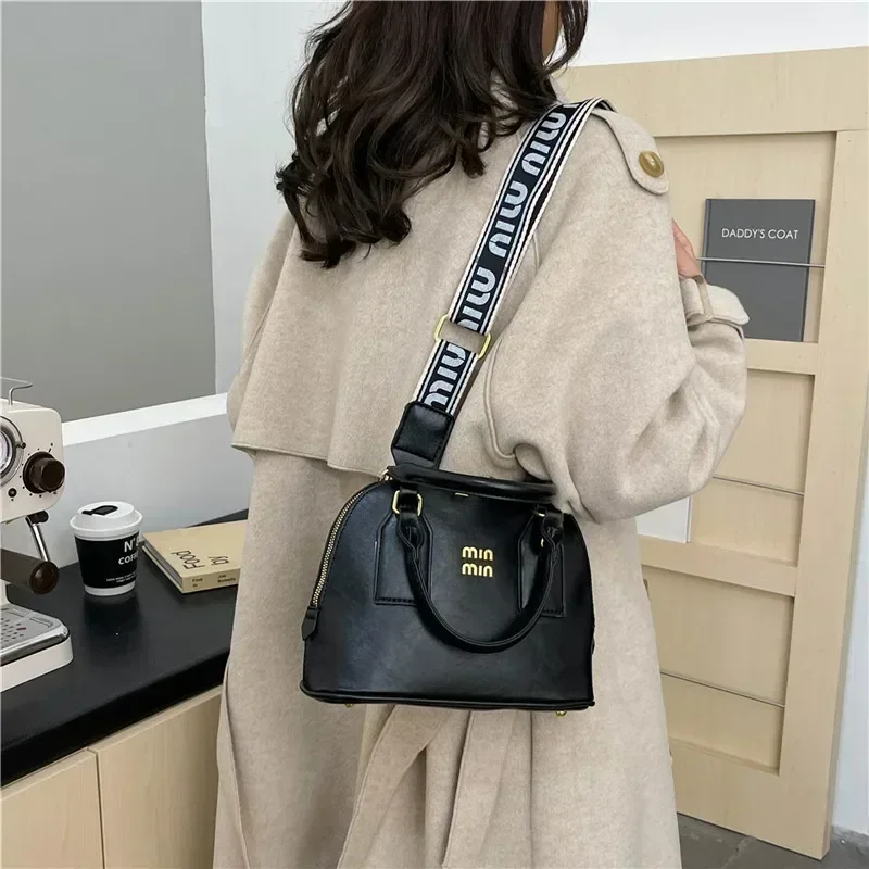 

New design PU leather shoulder bag, fashionable handbag, women's portable wallet, women's chain strap crossbody bag