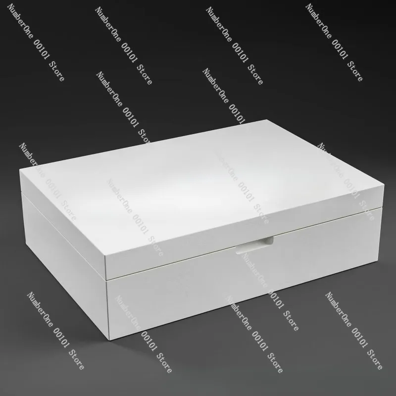 Luxury Handcrafted Cedar Wood Cigar Storage Box, Piano Lacquer Finish with Gilded Details, Moisture-proof Cigar Packaging