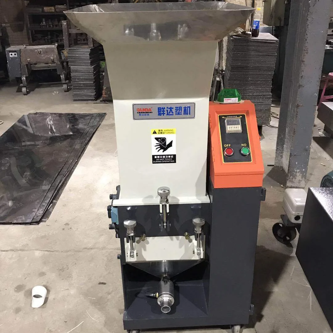 Waste plastic crusher, automatic recycling and feeding crusher, medium and slow speed machine edge material recycling machine