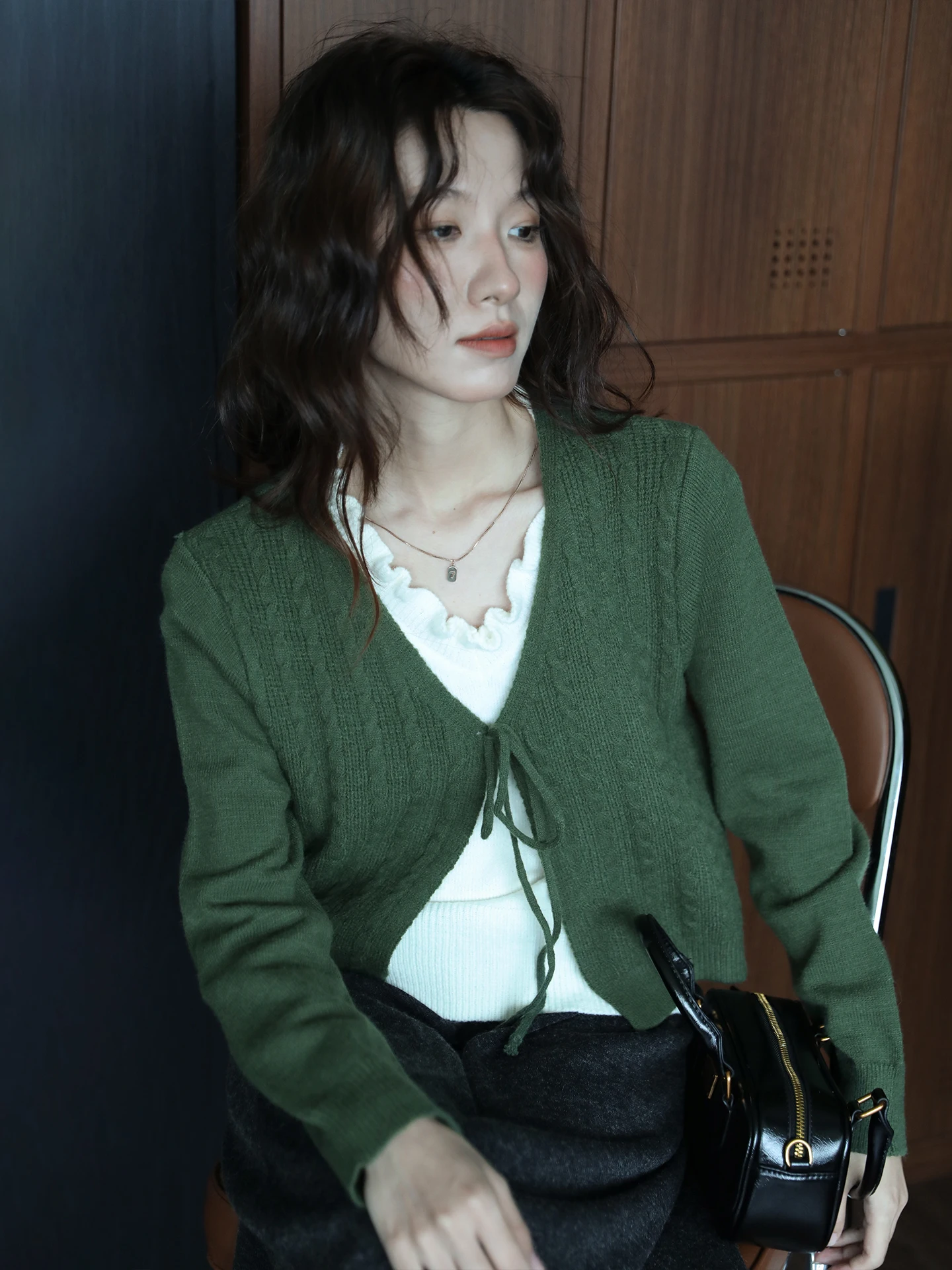 

Вязаный свитер-кардиган с длинными рукавами для женщин, винтажный дизайн, осенне-зимняя универсальная свободная модель с круглым вырезом