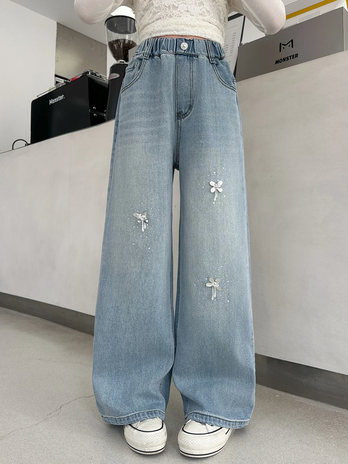 

Весенние модные джинсы для девочек, широкие повседневные брюки в корейском стиле, свободный крой для девочек младших классов, с завязками