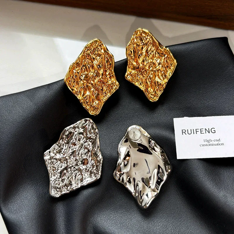 

European and American vintage pleated metal earrings, women's atmospheric high-end design, irregular exaggerated personality ear