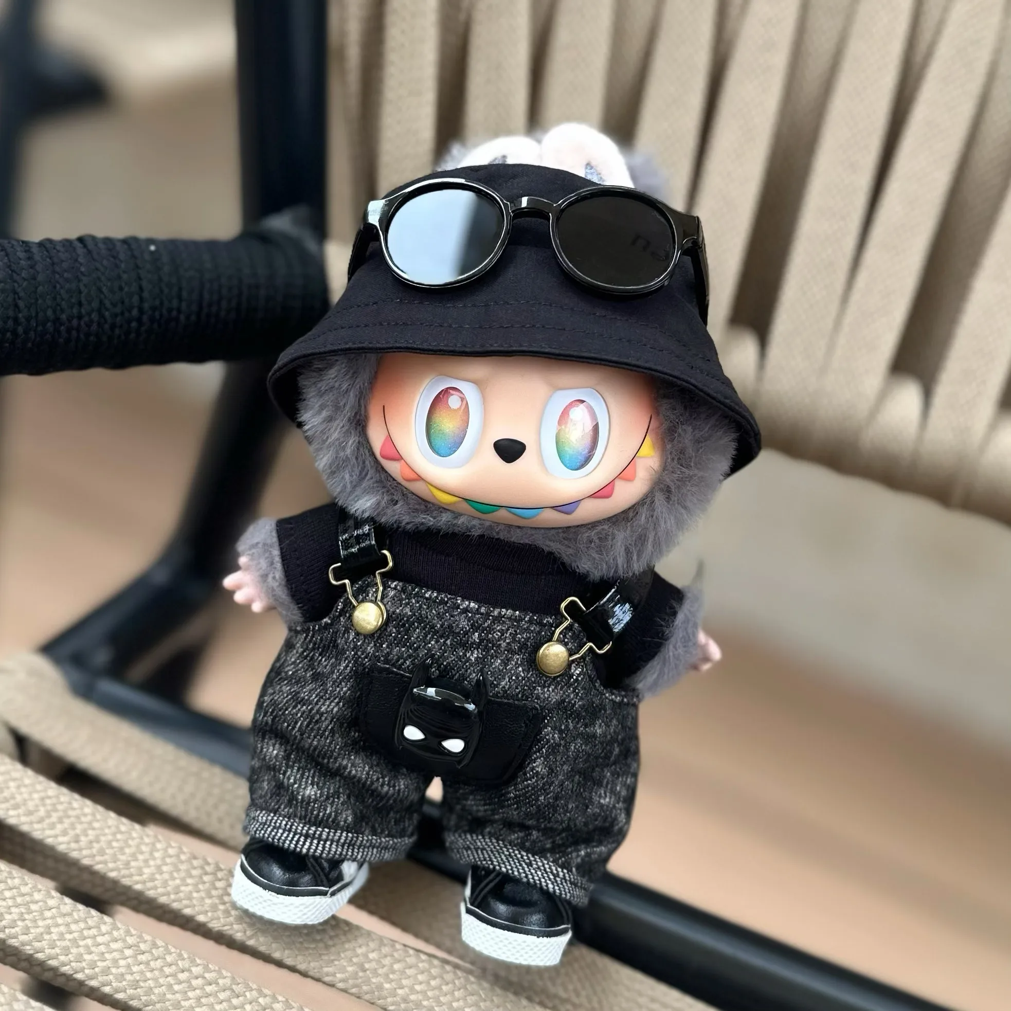 

For Labubu 3rd generation hidden doll costume cool set, with bucket cap sunglasses workwear, suitable for 17cm standing monster