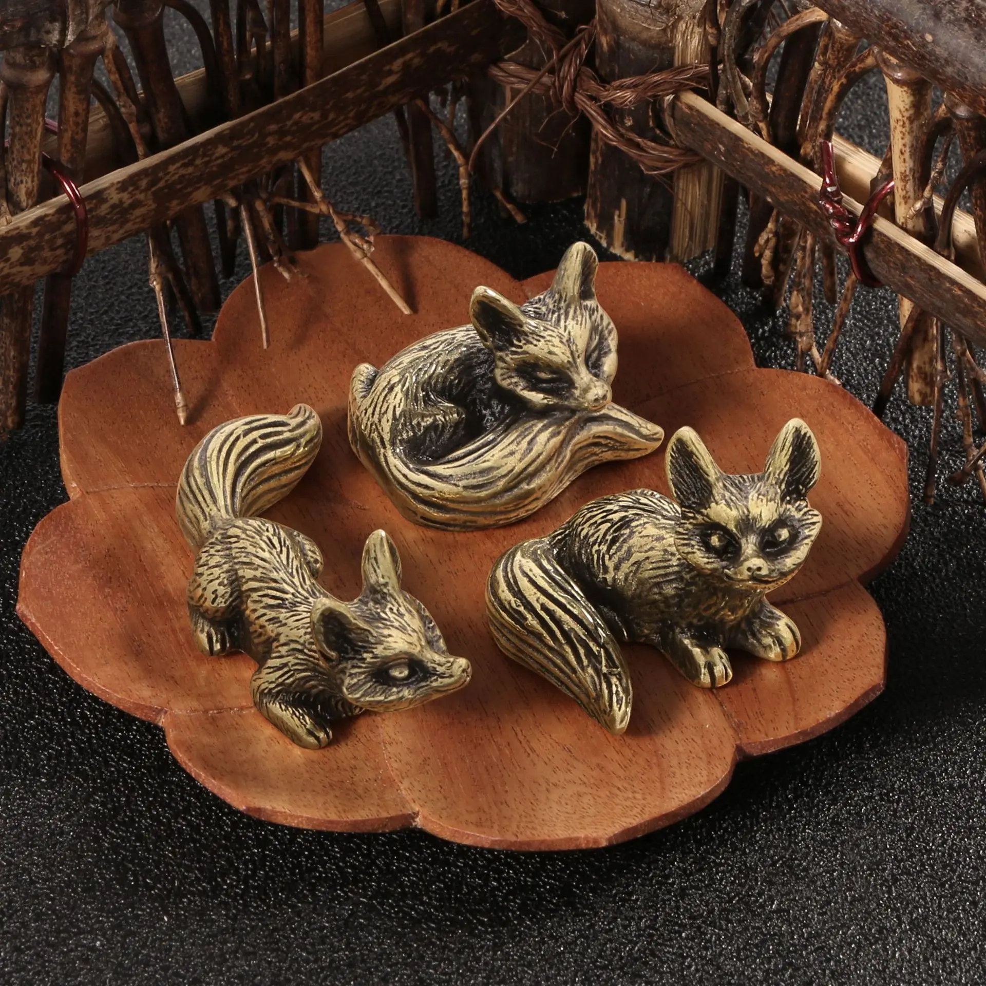 

Vintage Little Fox Brass Decorative Figurines Cute Animal Pup Fox Desk Decoration 3 Styles Simulation Ornament Craft Souvenir