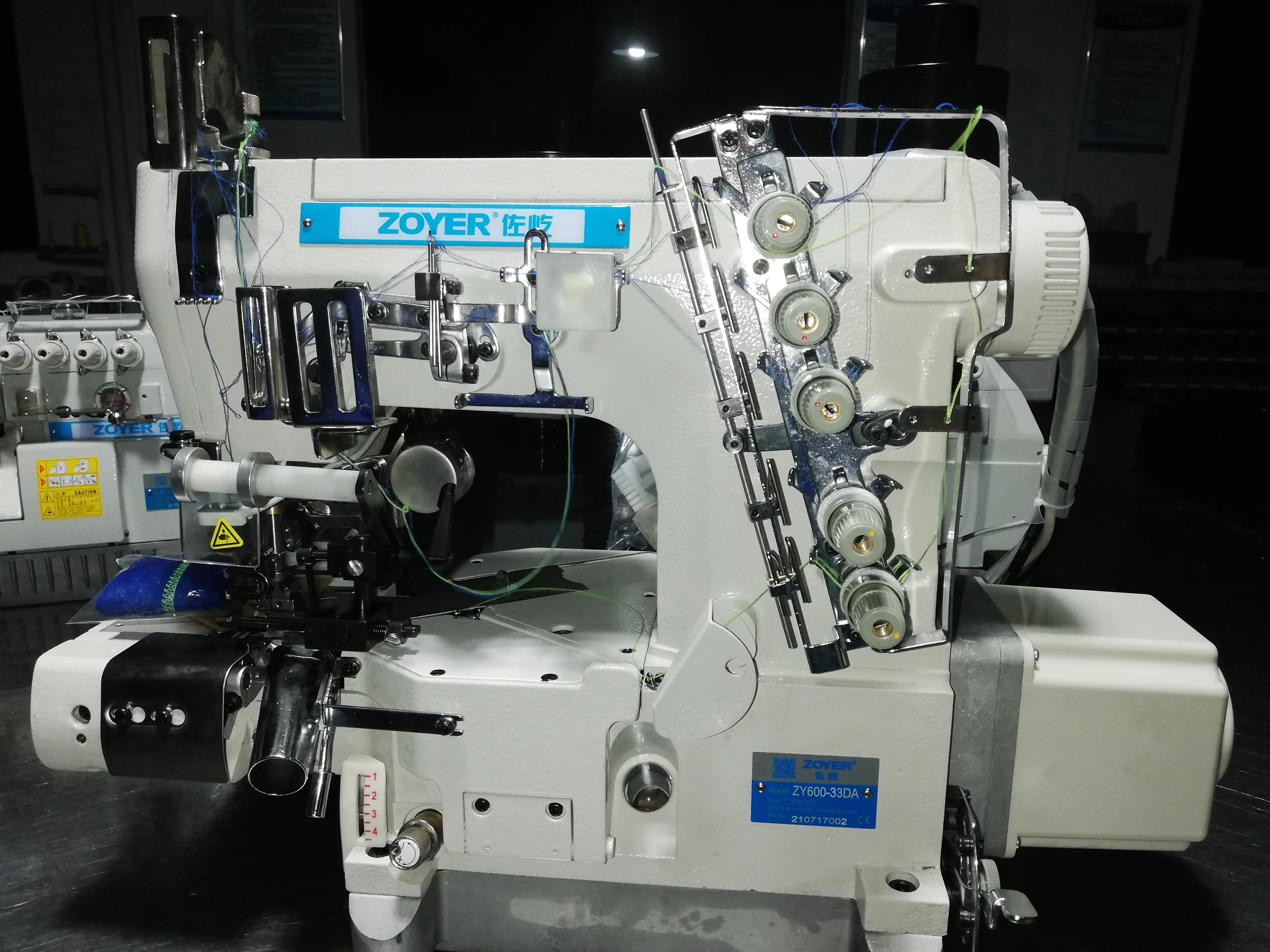 ZY600-33DA Zoyer Programmable Small Flat Bed High Speed Lock Stitch Sewing Machine With Engine/Motor