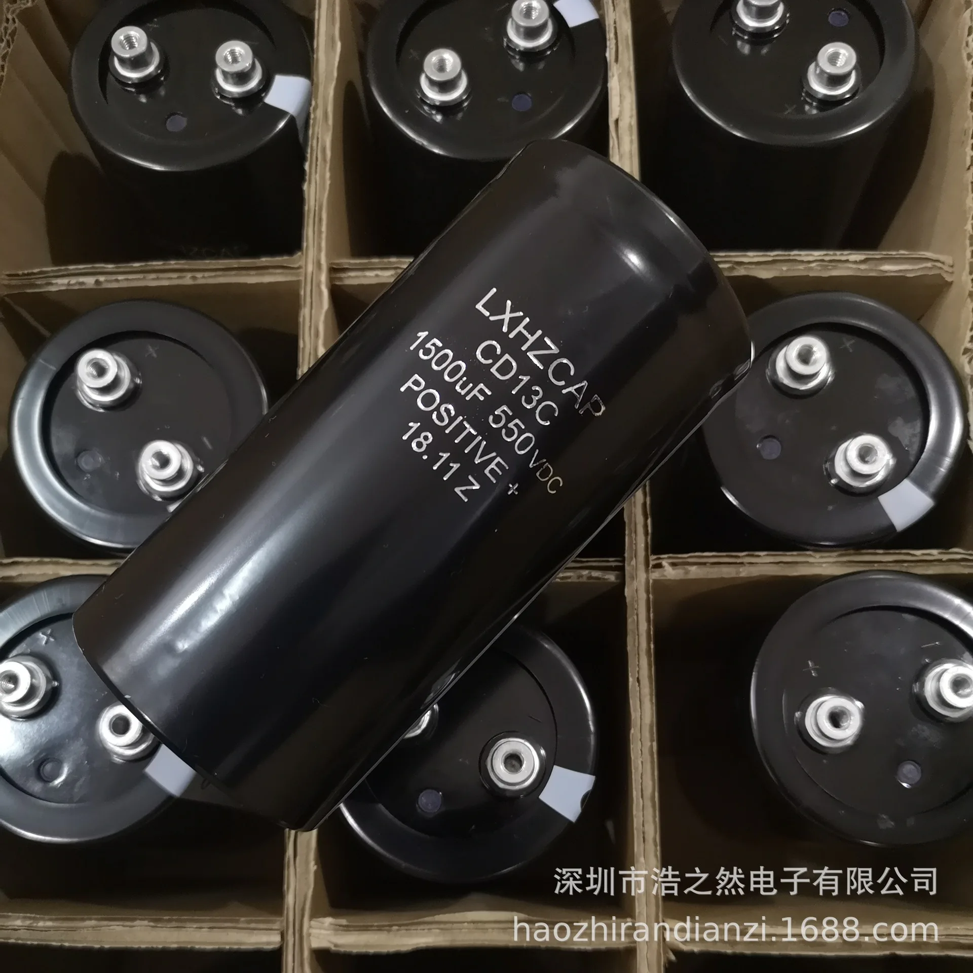 

The new electrolytic capacitor CD13C 550V1500UF 65x130 500v1200uf high voltage filter spot