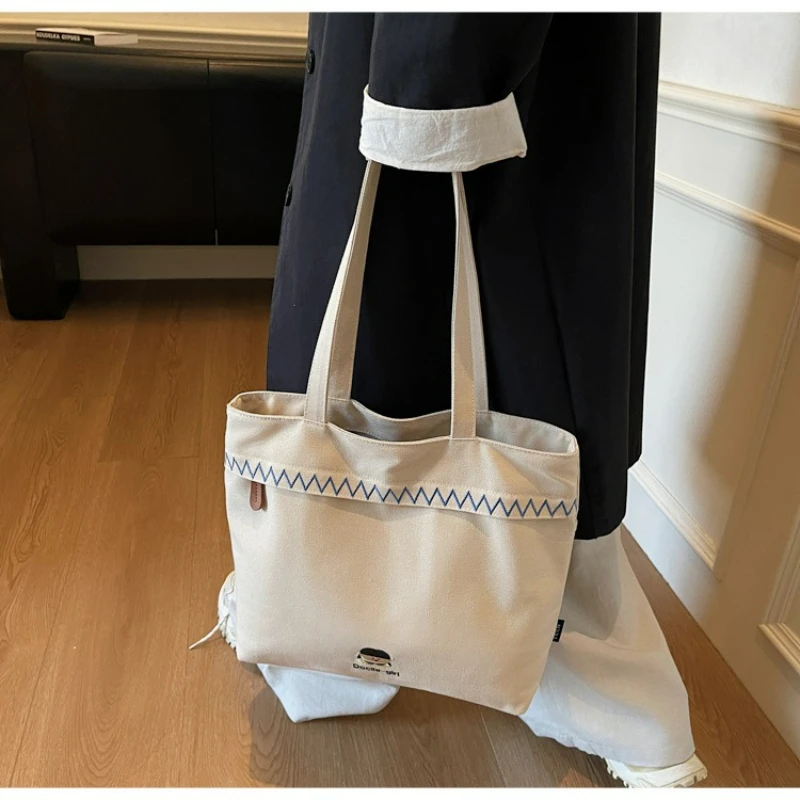 

Embroidered Large Capacity Shoulder Bag Casual and Versatile Tote Bag Korean Style Underarm Canvas Bag