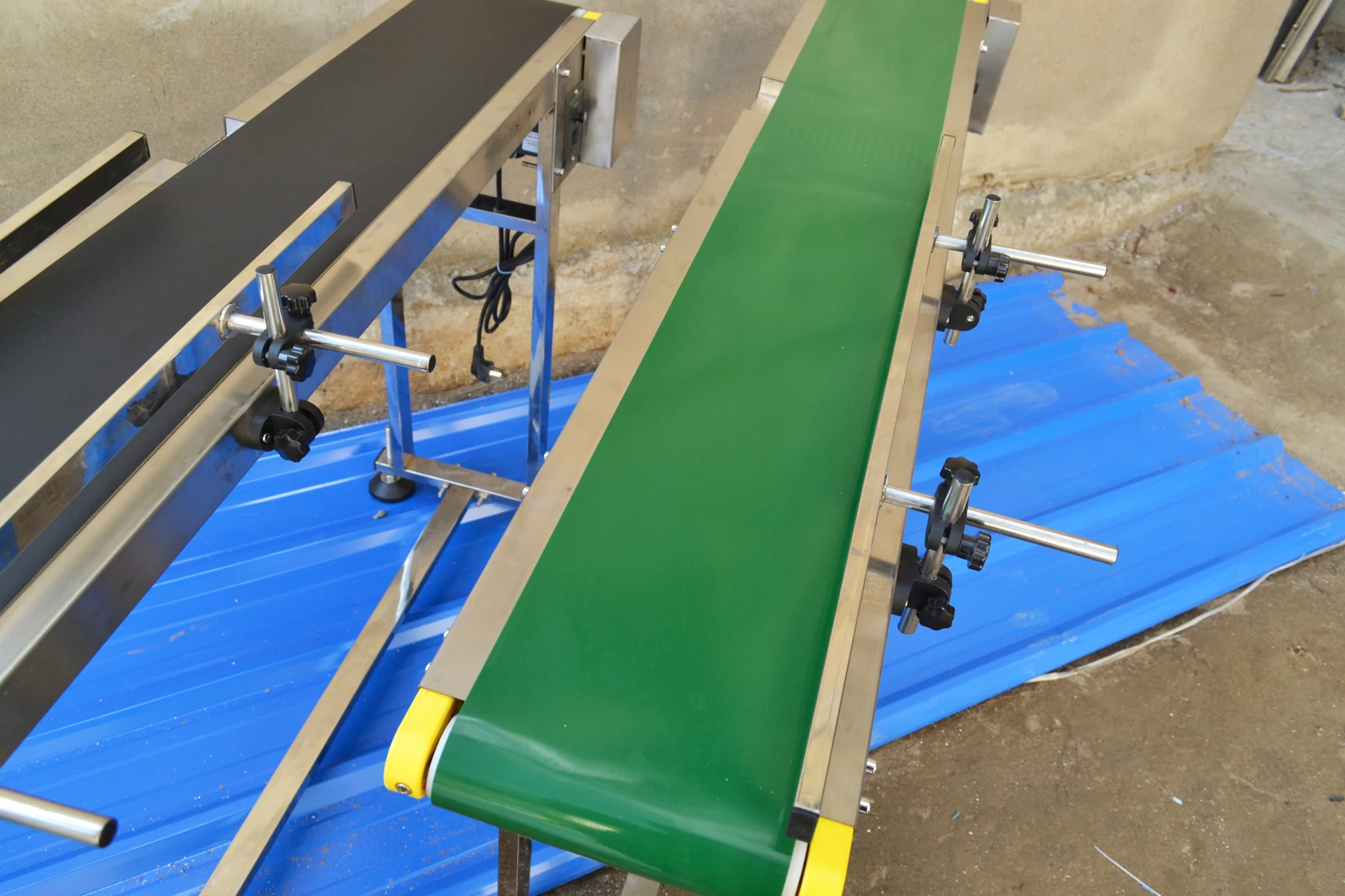 Green / Black Conveyor Belt Machine 150mm Stainless Steel Adjustable Guardrail Inkjet Codingfor Automatic Electrical Industrial