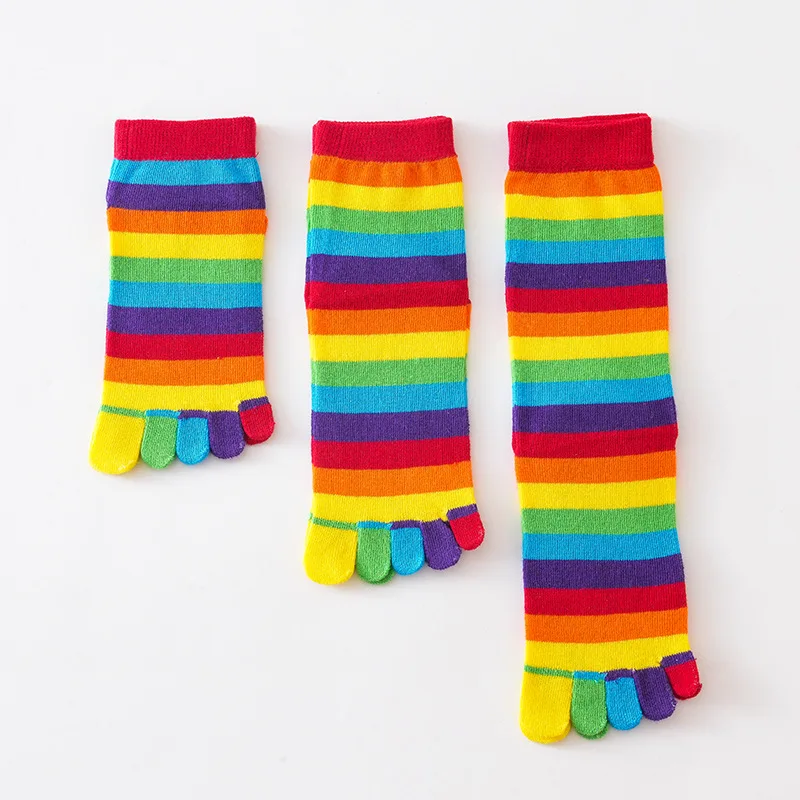 1 Pairs Women Five Fingers Socks Rainbow Striped Soft Cotton Long Tube Socks Outdoor Sports Yoga Split-Toe Socks Tennis Socks