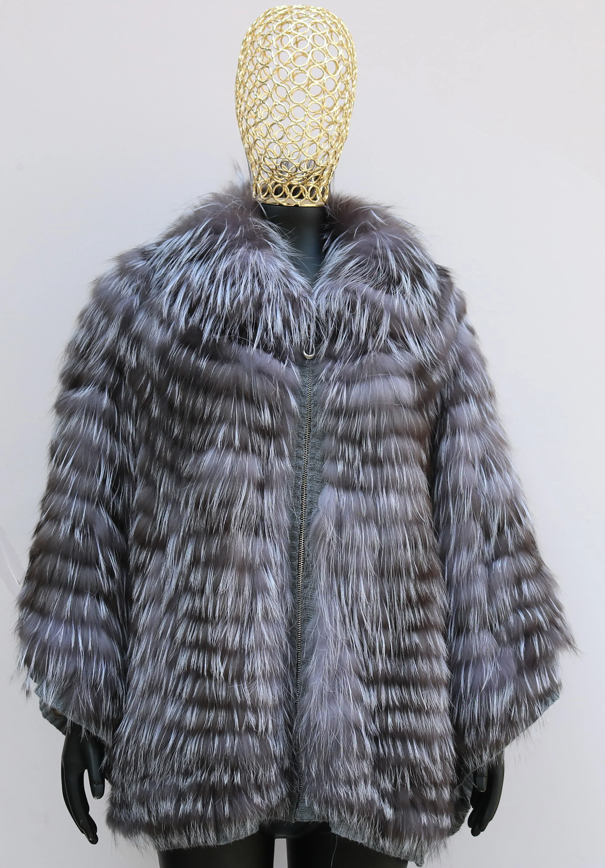 2026 Winter New Fur Strip Sewed Together Short Style Thin Raccoon Fur Fox Fur Coat Young Women's Coat