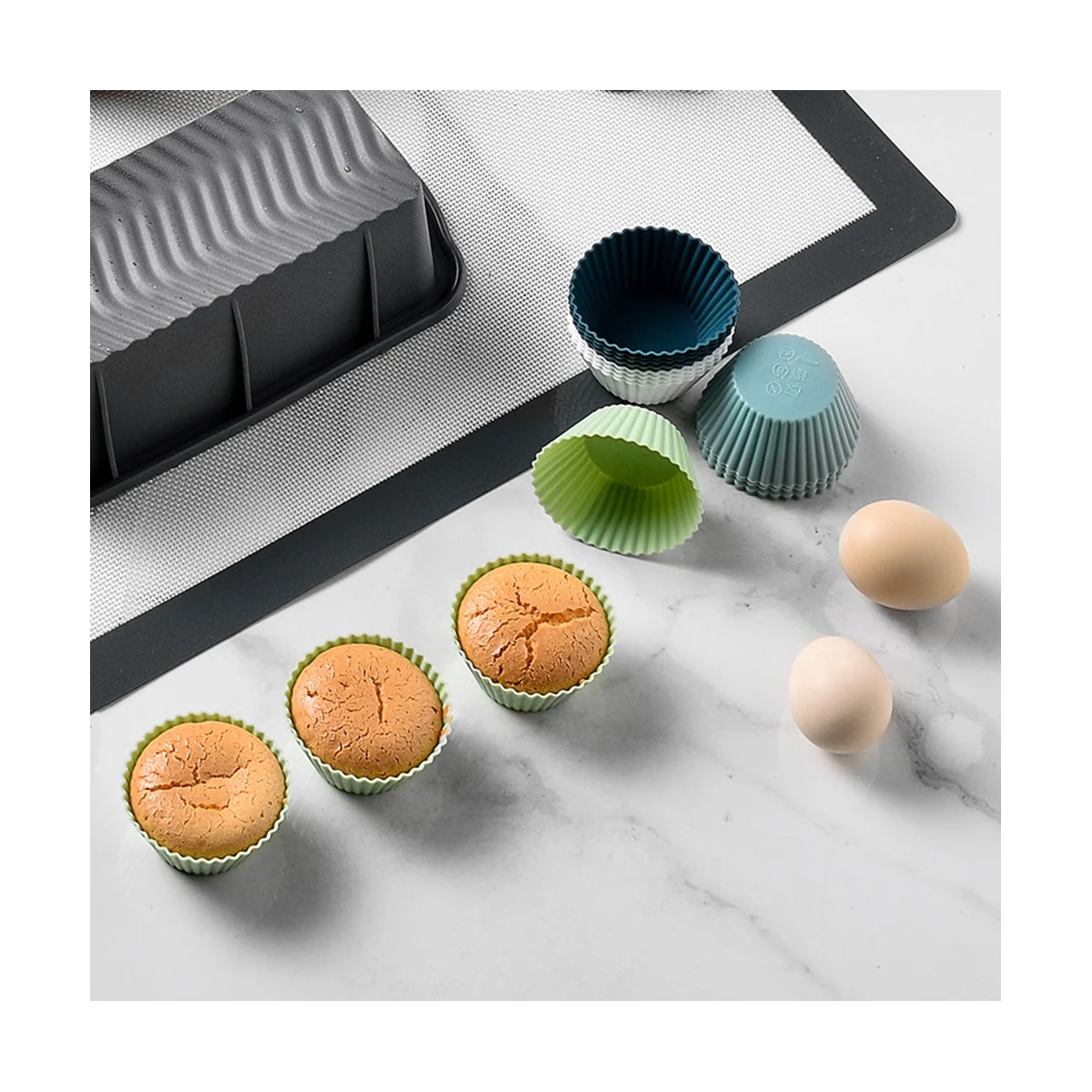 بطانات كب كيك من السيليكون، 24 عبوة من أكواب الخبز القابلة لإعادة الاستخدام، 3 أشكال من بطانات المافن وقوالب كعكة المعجنات، وفواصل علب الغداء