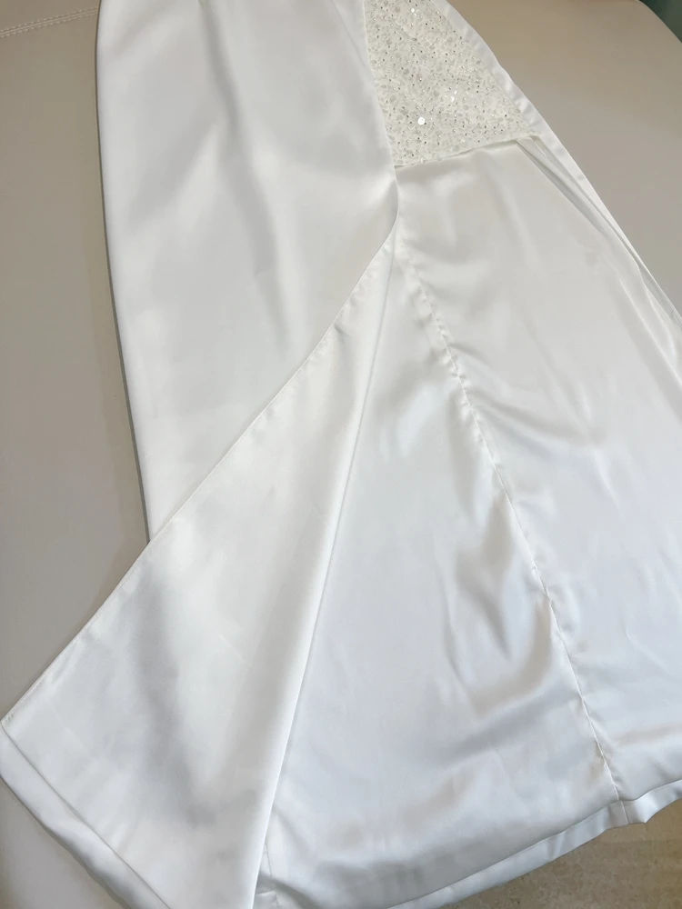 Sexy blanco Me vestido dividido con cuentas francés Sle cintura alta Svel envoltura asimétrica diseño en el pecho A-Line Dr para primavera S...