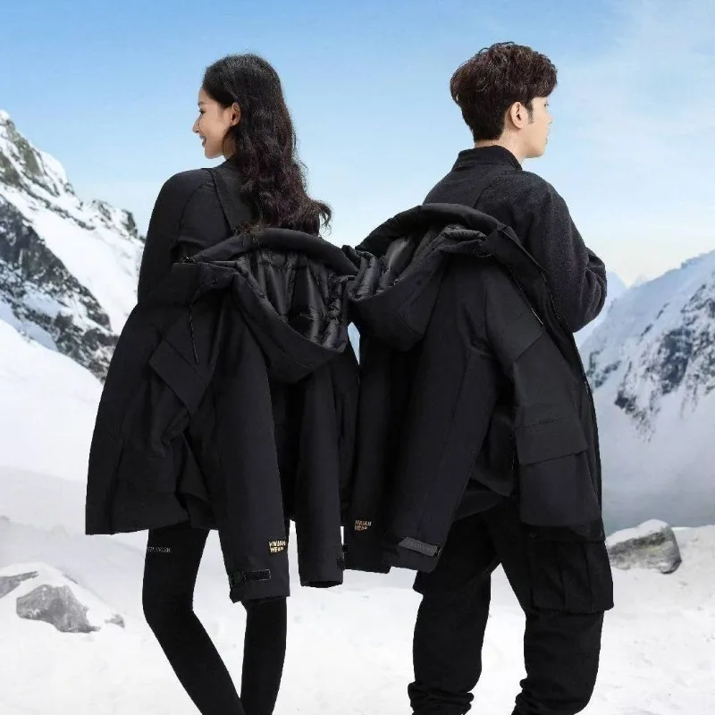 Jaket Pendek Gaya Hitam Emas untuk Pasangan Musim Dingin Tebal Isi Bulu Angsa Putih Fashionable Pakaian Kerja Nyaman Hangat Unisex