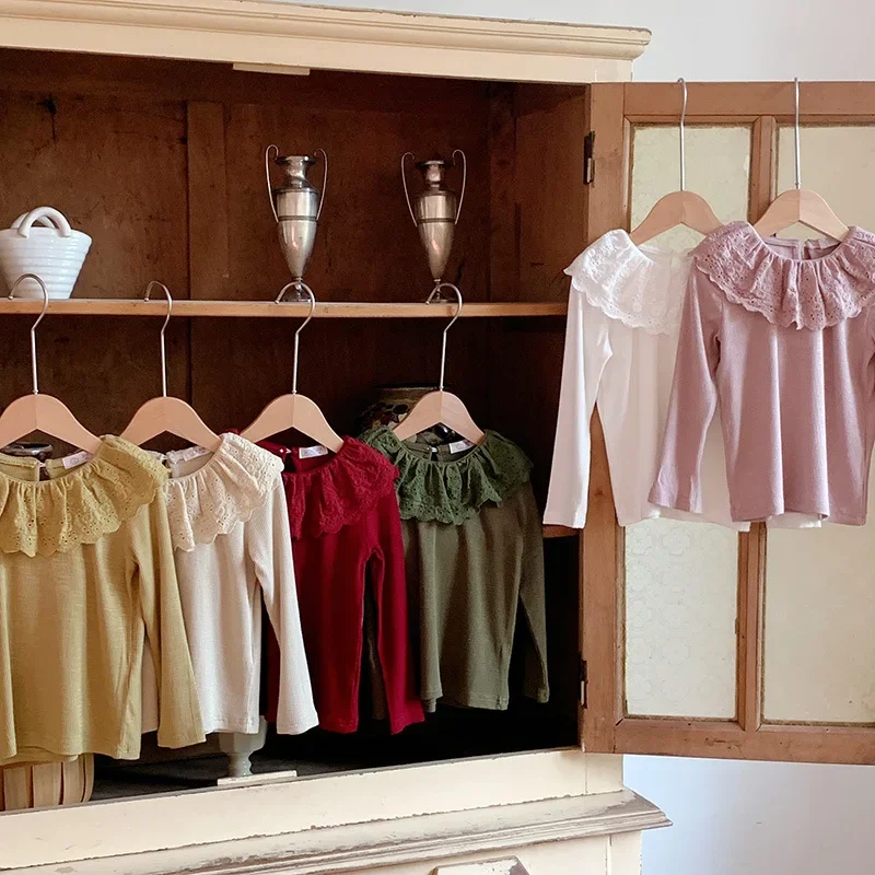 الفتيات تي شيرت ربيع الخريف بلوزات من الدانتيل للأطفال 2025 موضة كم طويل الأطفال بلوزة طفل الملابس الداخلية الطفل تيز الملابس