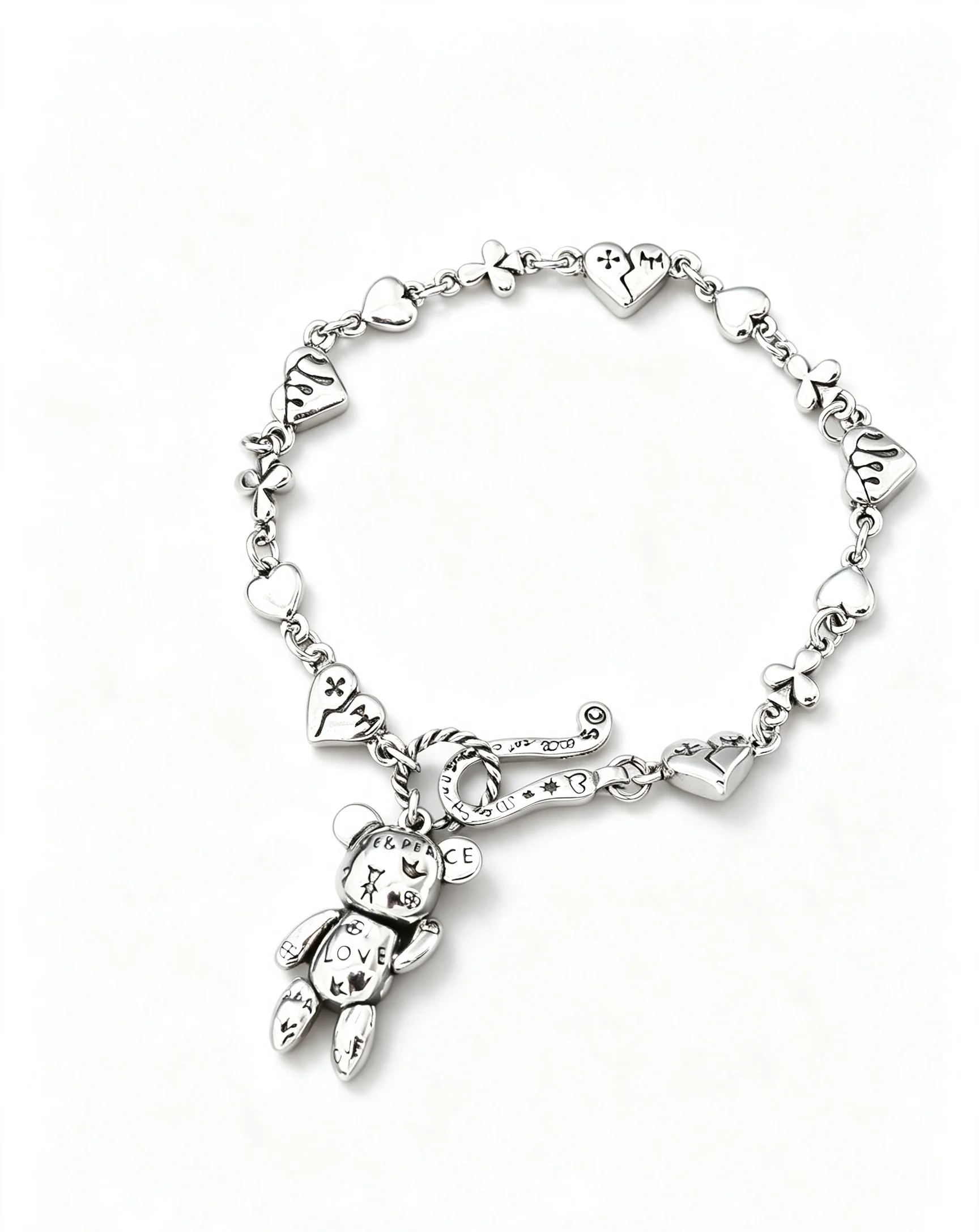 Sweet and cool style graffiti bear heart bracelet for women, simple and niche, with a high-end feel, versatile, light luxury, fashionable poker card wrist accessory
