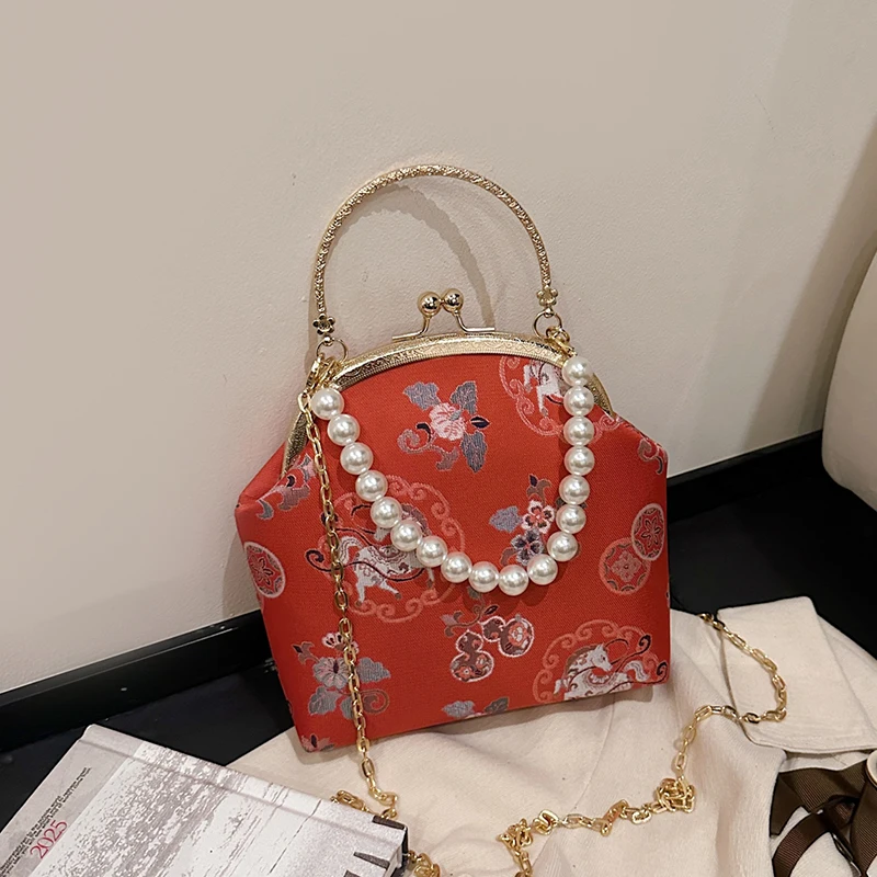 

Chinese Traditional Pattern Satin Clutch Bag Pearl Chain Crossbody Handbag 2025 Vintage Gold Frame Evening Party Mini Purse