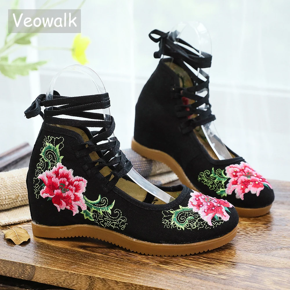 Veowalk Handmade Vintage pompy ukryte klinowe obcasy kobiety bawełniana haftowana brezentowa buty Mid Top kostki pasek Casual pompy