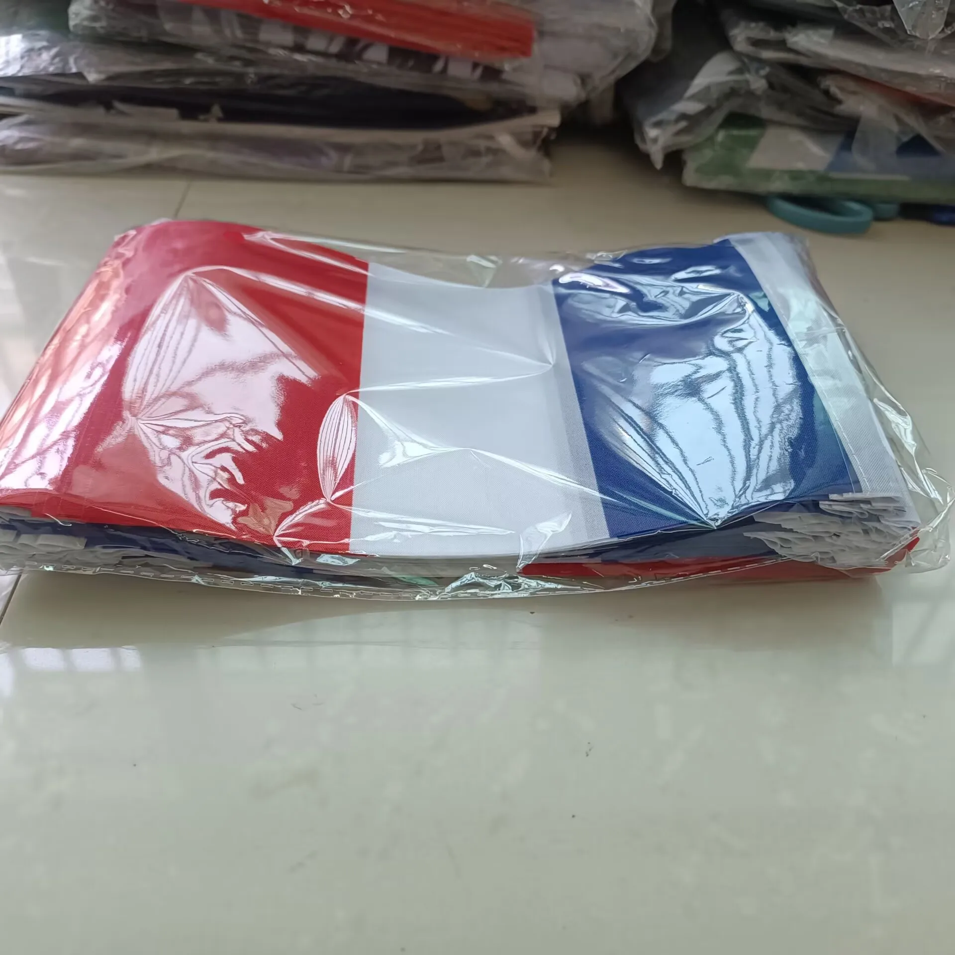 xvggdg  100pcs  14 * 21cm    french hand flag Promotion Wholesale Small France Hand Waving National Flag