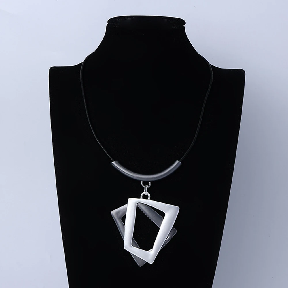 Korean Fashion Geometric Neck Chokers Trendy Statement Suspension Necklace for Women  Vintage Pendants Gothic Jewelry Accessory