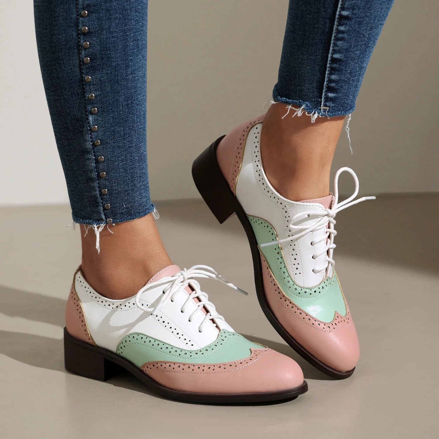 Zapatos de primavera y otoño para mujer, mocasines Retro con cordones, calados, talla grande 36-46, 23-28cm, 2024