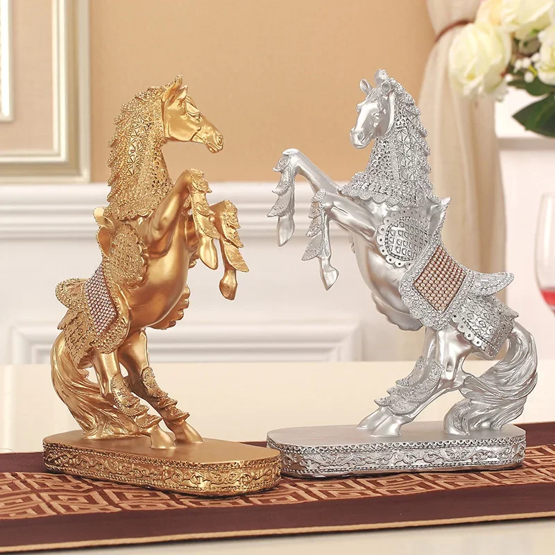 Resin Sculpture Model Home Office Bar War Horse Faith Statue Crafts Ornaments Animal Origami Modern Art Decoration Gift