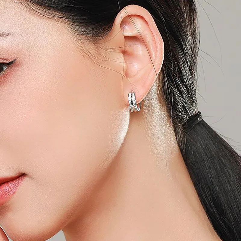 Luxurious and Minimalist Blue Australian Treasure Inlaid Zircon Jewelry, New High-end Classic Trend Cool Style Zircon Ear Buckle