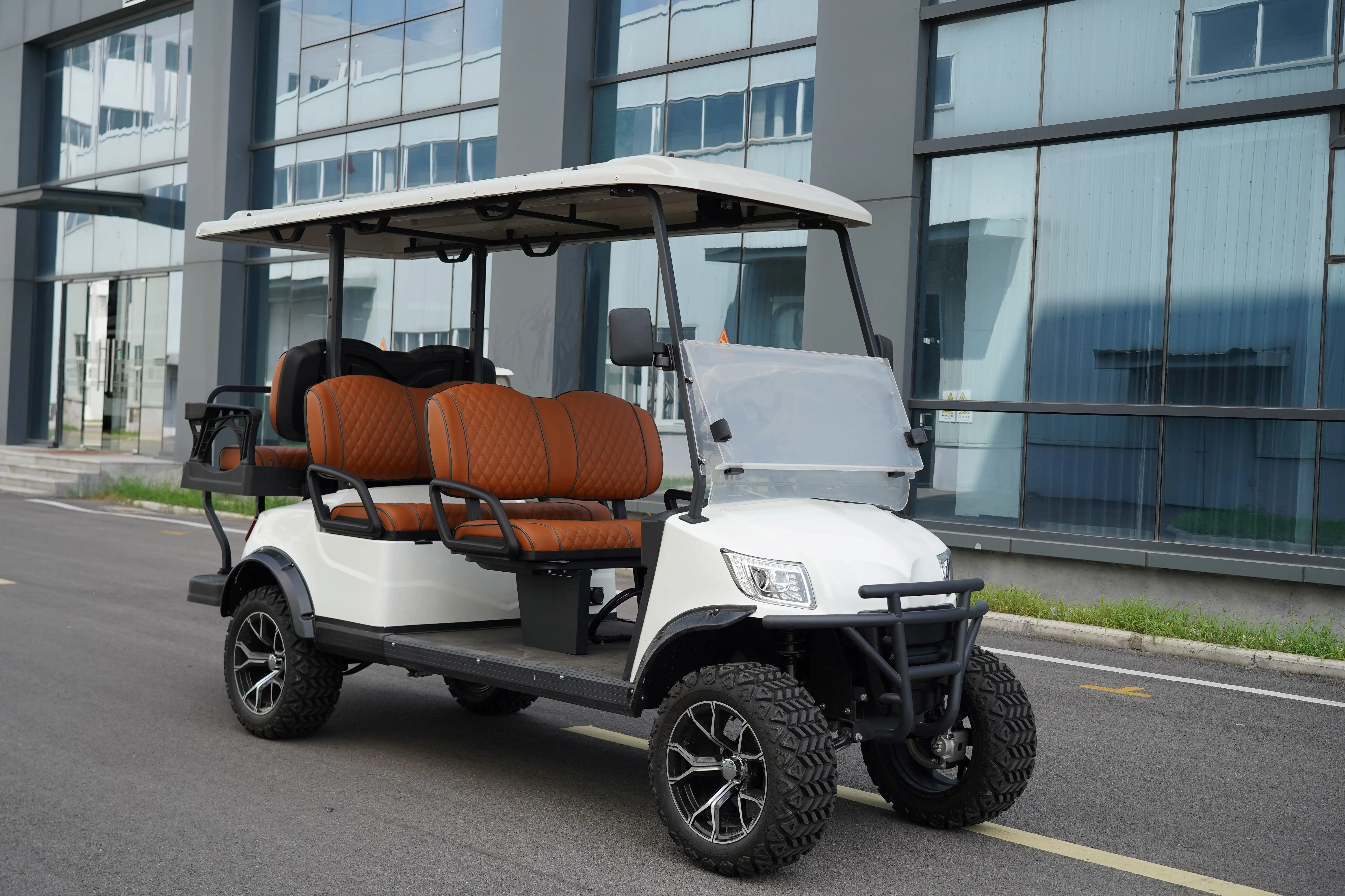 Carrello da golf elettrico a 2 posti omologato CEE più venduto Carrello da golf elettrico fuoristrada Buggy Club Car per golfisti e parti