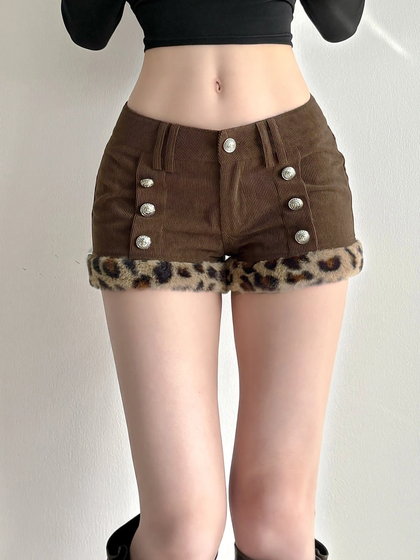 

WEEKEEP American Style Retro Leopard Print Patchwork Corduroy Shorts Low Waist Slim Fit Casual Pants Street Fashion Ladies