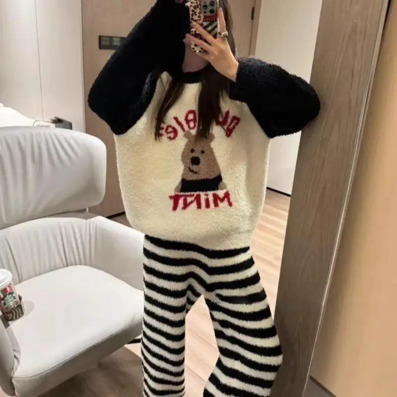 nuovo modello Pigiama da donna in pile corallo autunno inverno foderato in pile Indumenti da notte addensare tenere al caldo pigiama a mezza pile vestito homewear